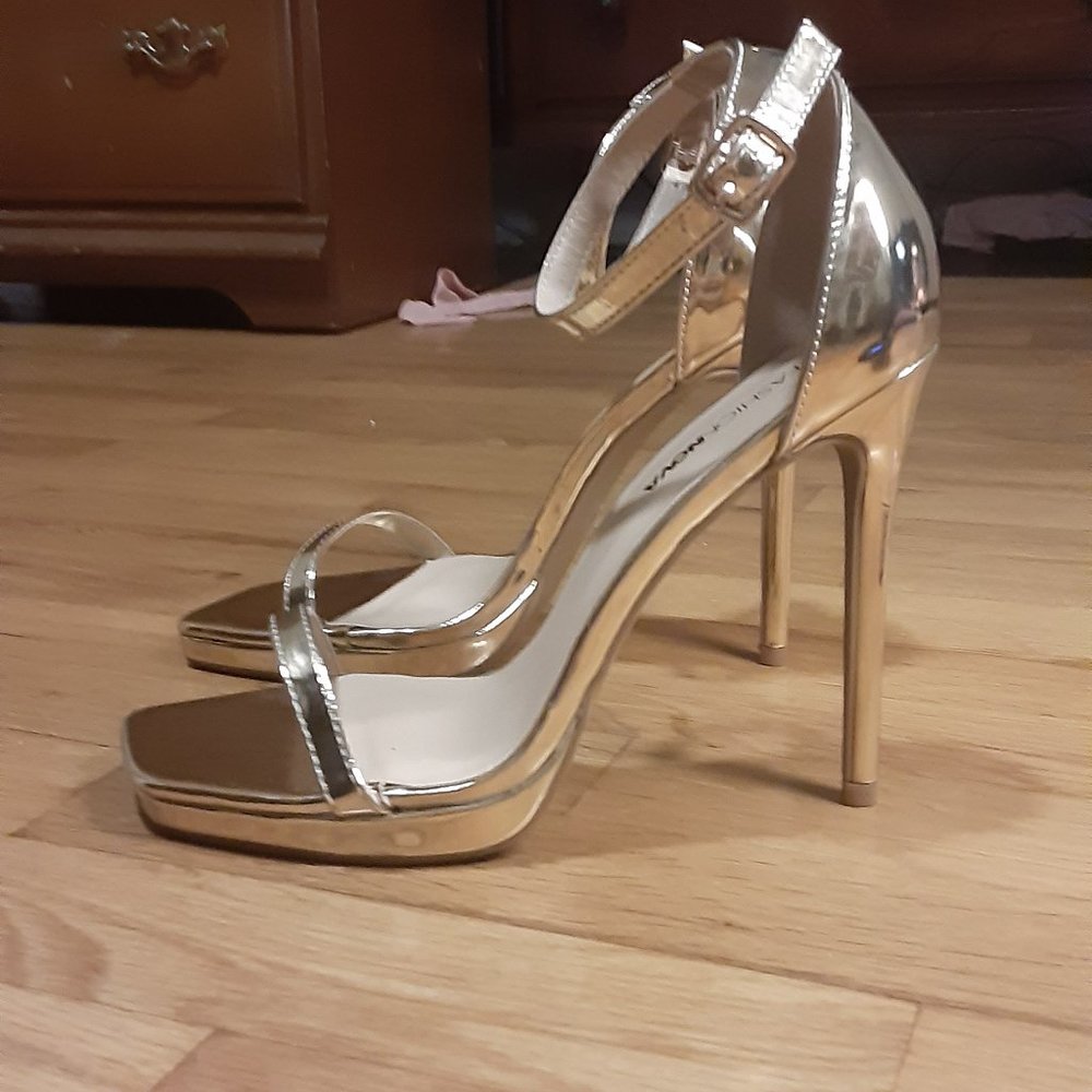 Gold High heels